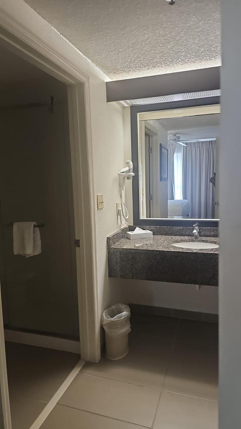 Montreal Suites Орландо Экстерьер фото