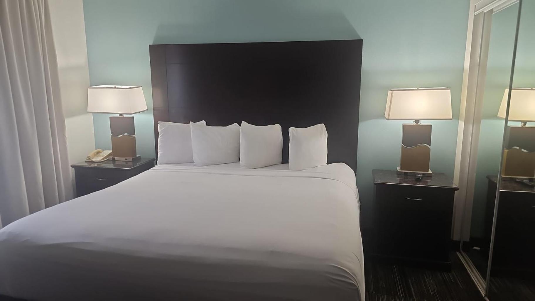 Montreal Suites Орландо Экстерьер фото