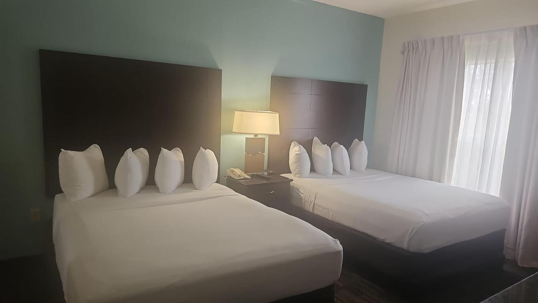 Montreal Suites Орландо Экстерьер фото