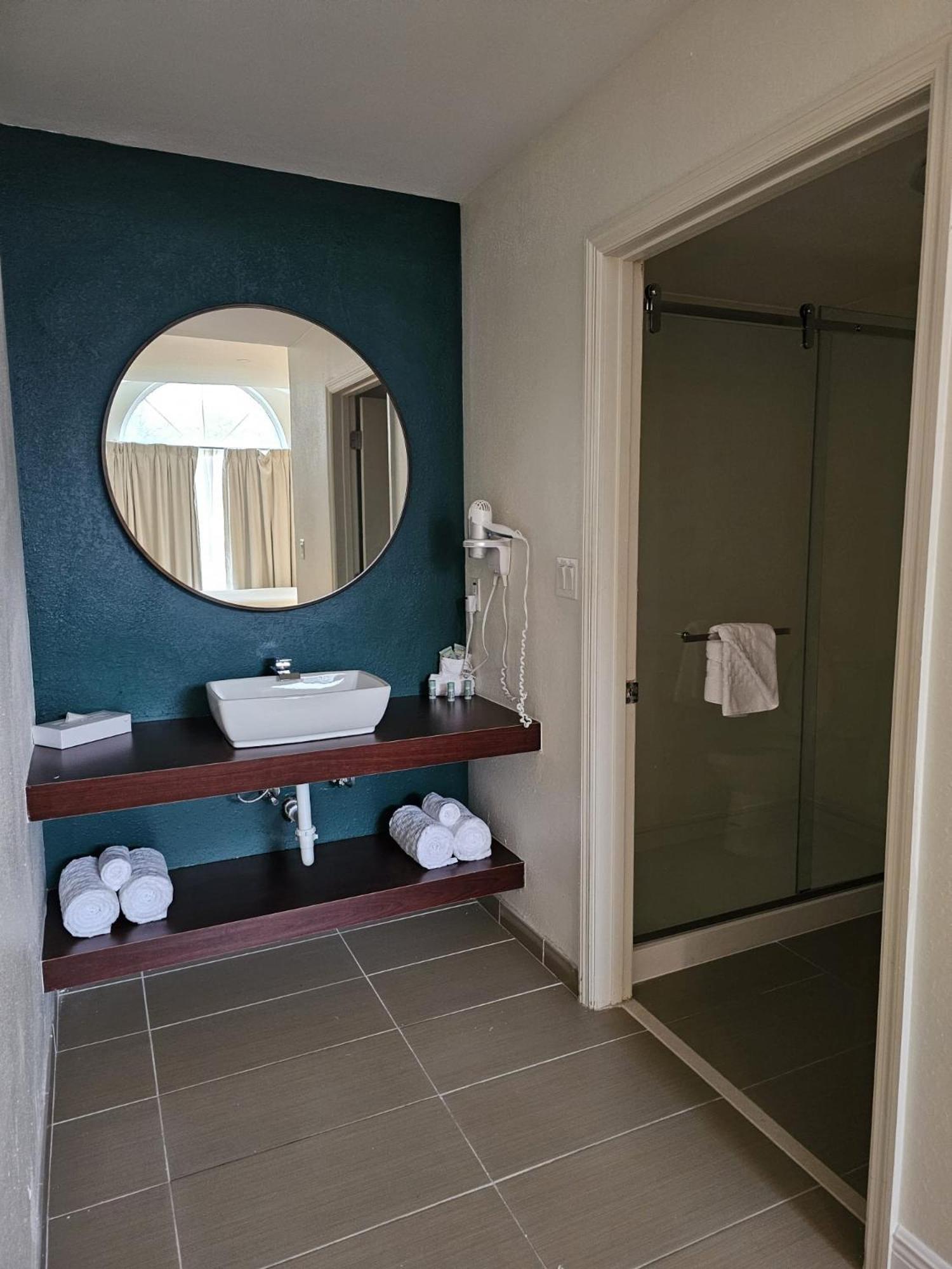 Montreal Suites Орландо Экстерьер фото