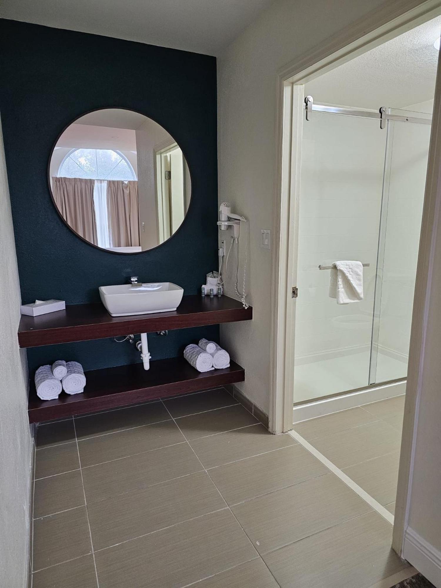 Montreal Suites Орландо Экстерьер фото